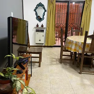 Apartamento Excelente Y Amplio Dpto 3 C Cochera Privada, Mendoza